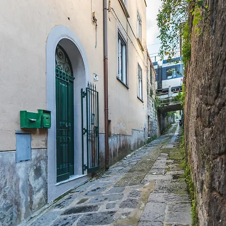 3 Bedroom 1 Bt Flat Balcony A/c Wi-fi *