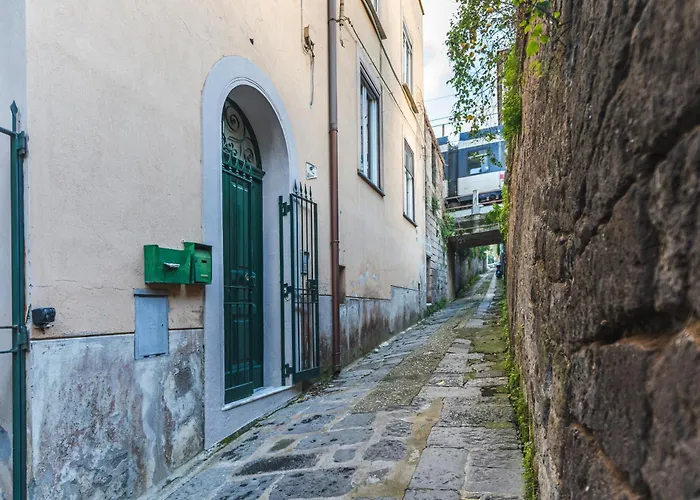 3 Bedroom 1 Bt Flat Balcony A/c Wi-fi *