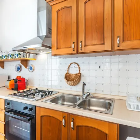 3 Bedroom 1,5 Bt Flat Balcony A C Wi-fi Appartement *