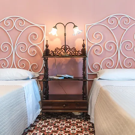 3 Bedroom 1 Bt Flat Balcony A/c Wi-fi * Sorrente