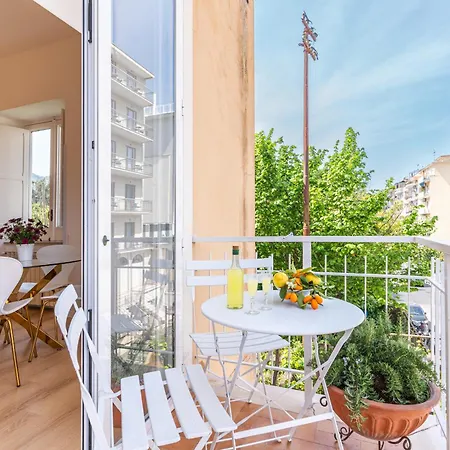 Apartment 3 Bedroom 1,5 Bt Flat Balcony A C Wi-fi *